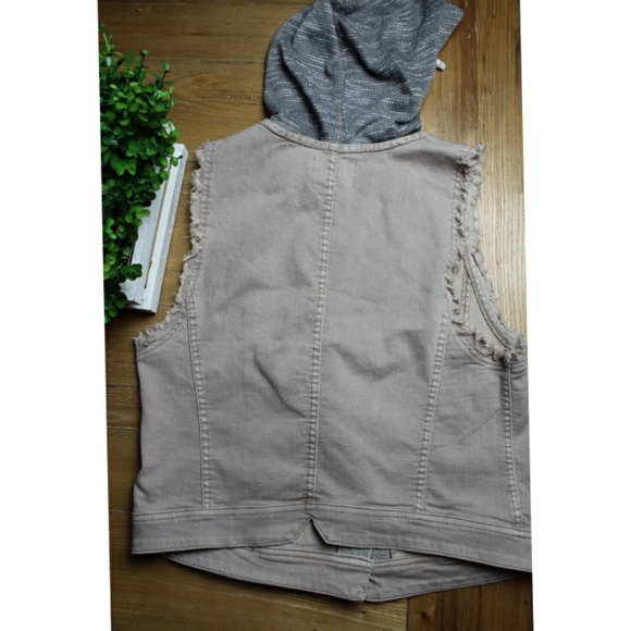 NWOT BKE Button Detachable Hood Vest - Picture 5 of 5